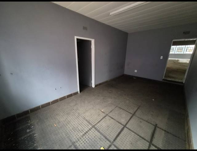 650M² WAREHOUSE TO LET IN WADEVILLE